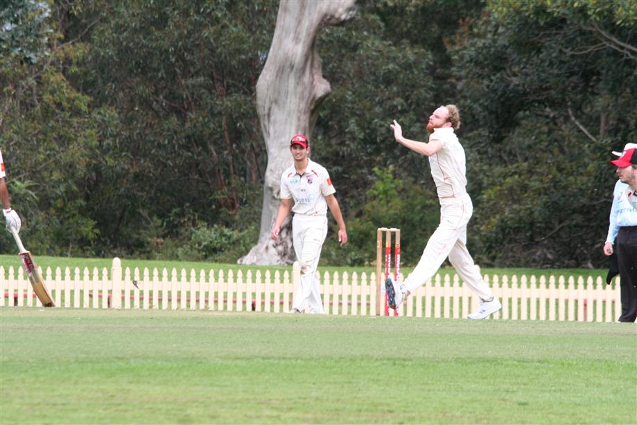IMG_8902 Ninness bowling hatrick ball IMG_8902 Ninness bowling hatrick ball