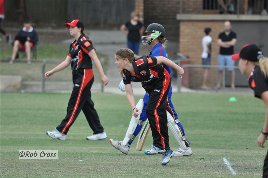 R3 Lizzie Buckley R3 Lizzie Buckley