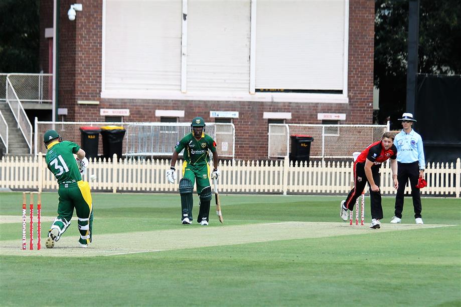 IMG_4248 Randwick Warner 4 runs